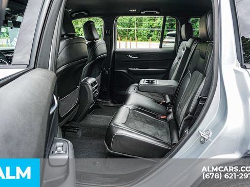 Used 2025 Jeep Grand Cherokee Altitude AWD/4WD image 20