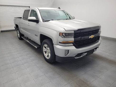 Used 2018 Chevrolet Silverado 1500 LT w/ Texas Edition image 13
