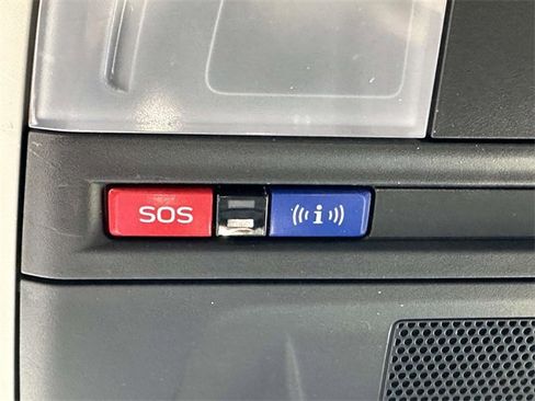 Used 2023 Subaru Crosstrek 2.0i Premium image 30