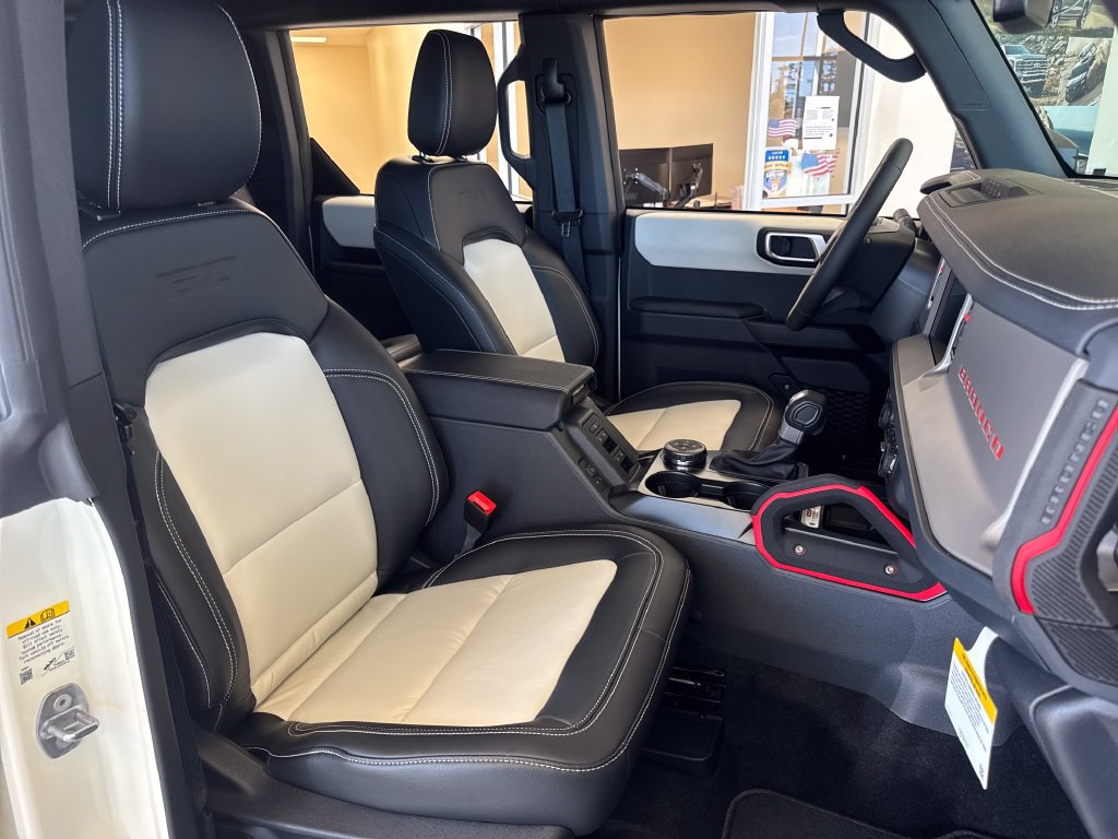 New 2026 Ford Bronco Outer Banks w/ Sasquatch Package AWD/4WD image 11
