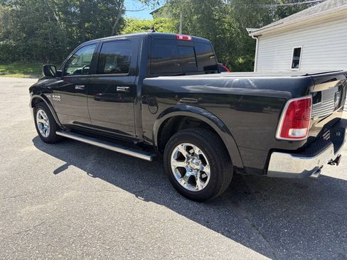 Used 2017 RAM 1500 Laramie w/ Convenience Group AWD/4WD image 6