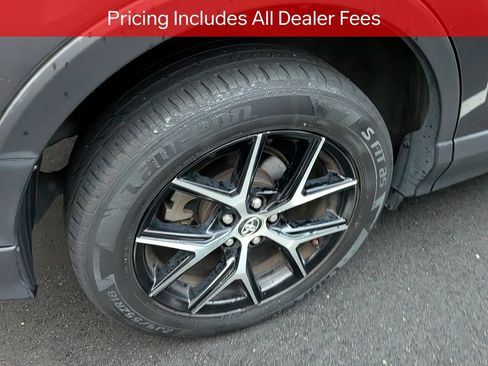 Used 2016 Toyota RAV4 SE FWD image 9