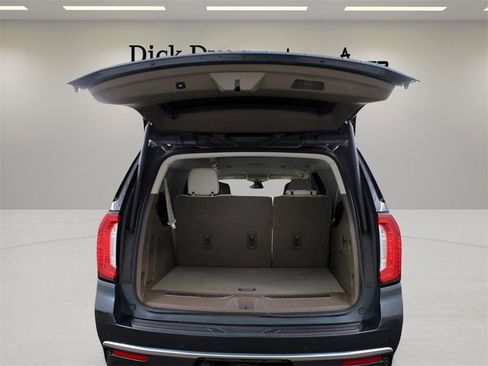 Used 2022 GMC Yukon XL Denali image 30