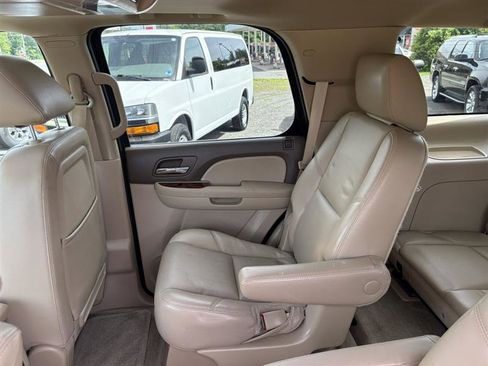 Used 2012 Chevrolet Tahoe LTZ AWD/4WD image 11