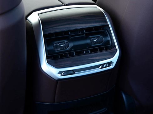 Used 2025 BMW 740i image 20