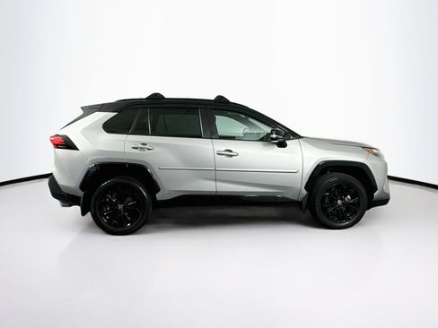 Used 2022 Toyota RAV4 XSE AWD/4WD image 10