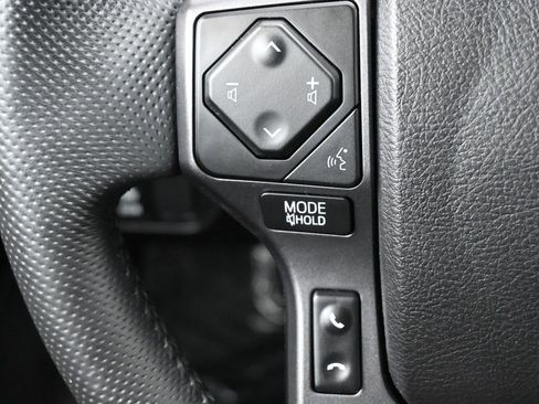 Used 2022 Toyota Tacoma TRD Off-Road w/ Technology Package image 6