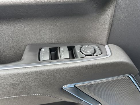 Used 2022 Chevrolet Silverado 1500 LT image 11