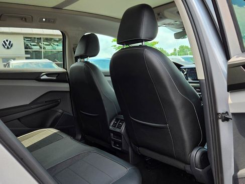 Certified 2023 Volkswagen Taos SE w/ Panoramic Sunroof Package FWD image 54
