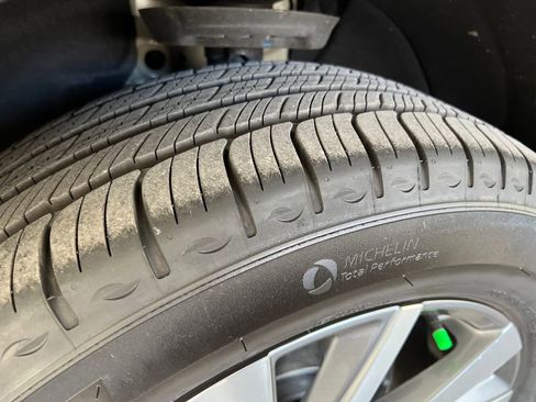 Used 2024 Chevrolet Equinox LT image 32