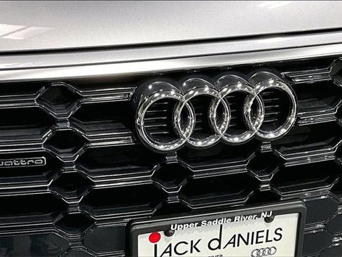 Used 2022 Audi Q5 2.0T Premium image 29