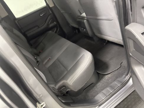 Used 2022 Nissan Frontier SV image 21