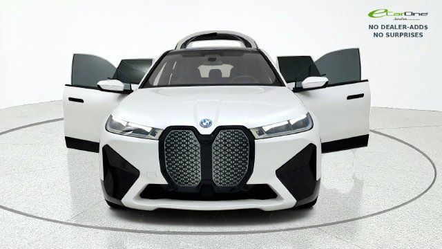 Used 2024 BMW iX xDrive50 w/ Premium Package AWD/4WD image 12