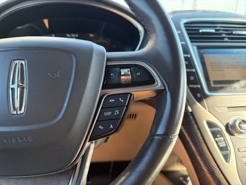 Used 2019 Lincoln Nautilus Select AWD/4WD image 15