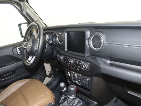 Used 2022 Jeep Wrangler Unlimited Sahara AWD/4WD image 41