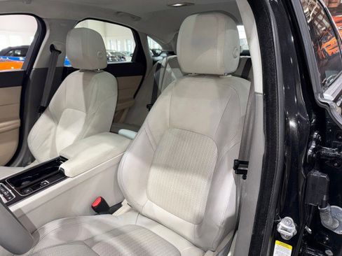 Used 2016 Jaguar XF Prestige image 77