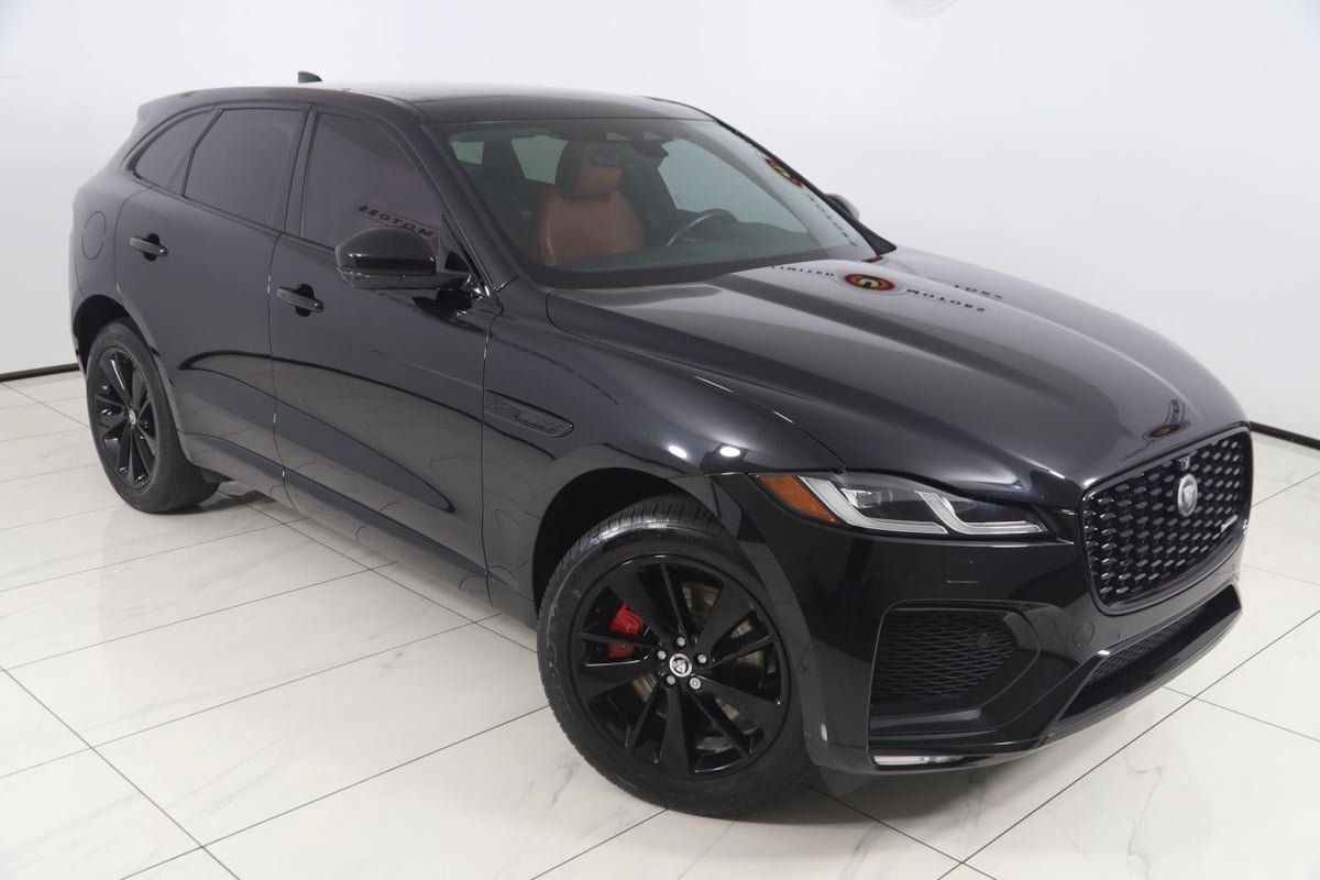Used 2024 Jaguar F-PACE R-Dynamic S AWD/4WD image 17