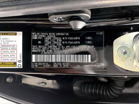 Used 2023 Lexus GX 460 w/ Black Line Special Edition image 36