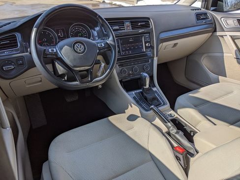 Used 2018 Volkswagen Golf S image 12