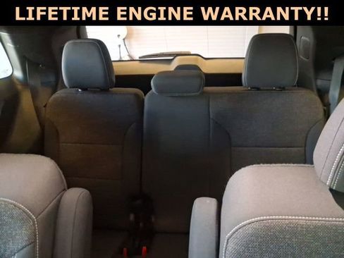 Used 2025 Chevrolet Traverse LT image 25