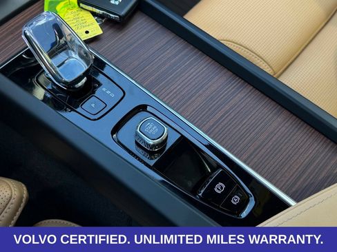 Certified 2024 Volvo XC60 T8 Ultimate w/ Protection Package Premier AWD/4WD image 21