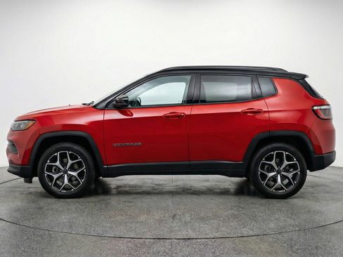 Used 2025 Jeep Compass Limited image 5