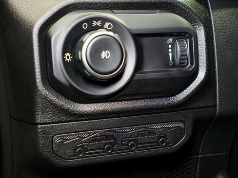 Used 2025 Jeep Wrangler Unlimited Sport AWD/4WD image 35