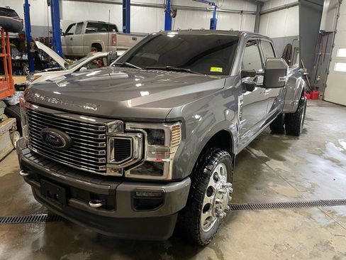 Used 2022 Ford F350 Limited image 2