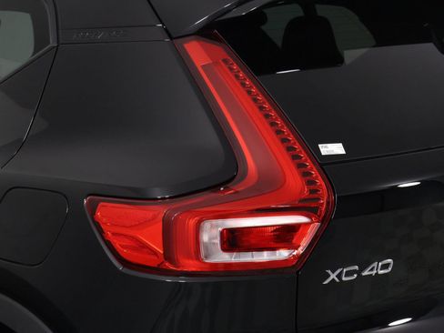 Used 2023 Volvo XC40 Recharge Ultimate w/ Protection Package Premier AWD/4WD image 18