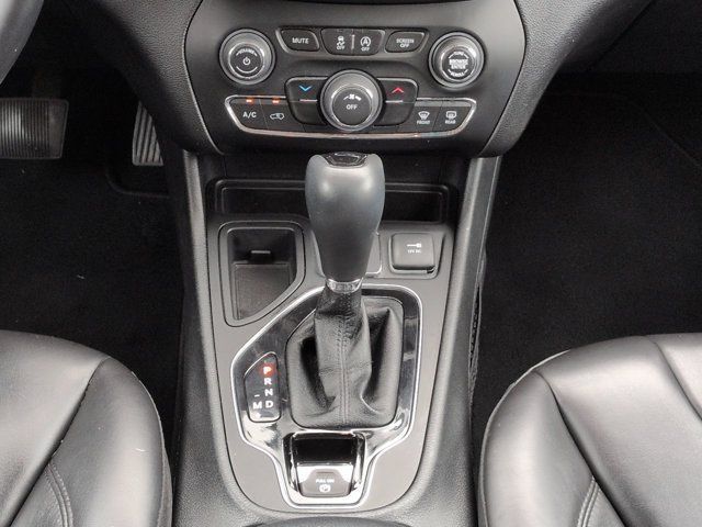 Used 2021 Jeep Cherokee Latitude Plus FWD image 19