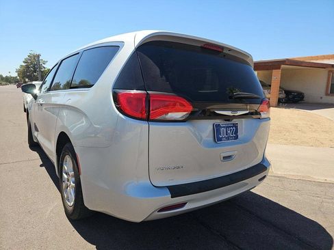 Used 2023 Chrysler Voyager LX FWD image 3