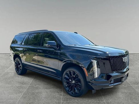Used 2025 Cadillac Escalade ESV Sport Platinum w/ LPO, ONYX Package AWD/4WD image 7