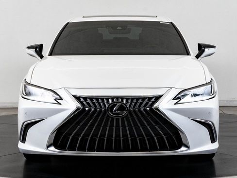 Used 2022 Lexus ES 250 w/ Premium Package image 2