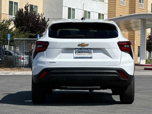 New 2026 Chevrolet Trax LS w/ LS Convenience Package image 5