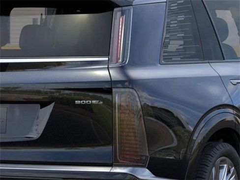 New 2026 Cadillac Vistiq Premium Luxury w/ LPO, Floor Liner Package image 11