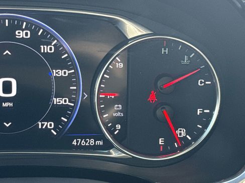 Used 2023 Chevrolet Traverse Premier image 22