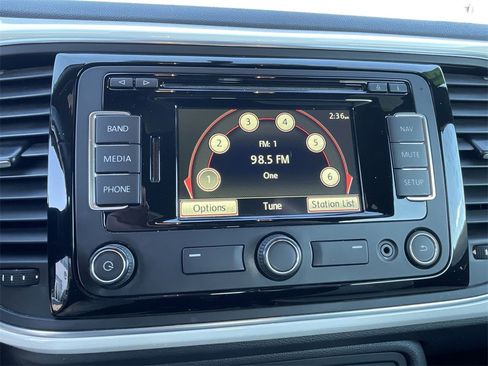 Used 2015 Volkswagen Beetle 1.8T image 11