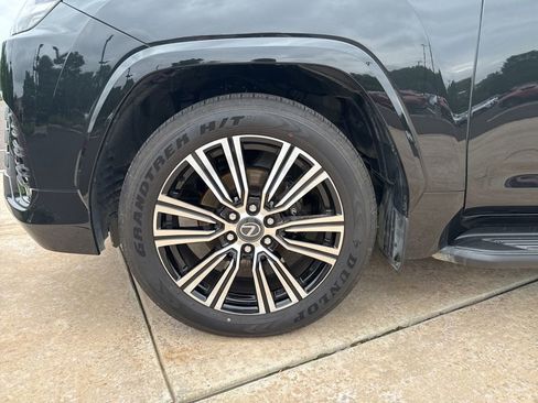 New 2026 Lexus LX 600 4WD w/ Luxury Package image 9