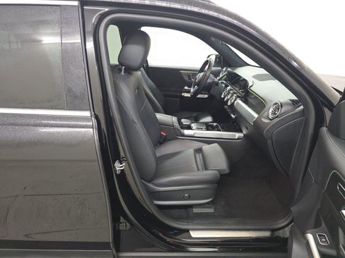 Used 2023 Mercedes-Benz EQB 300 4MATIC image 10