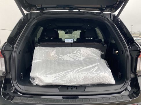 New 2026 Ford Explorer Platinum image 7