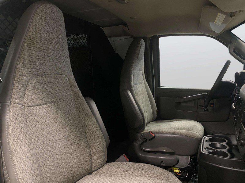 Used 2017 Chevrolet Express 2500 Extended RWD image 24