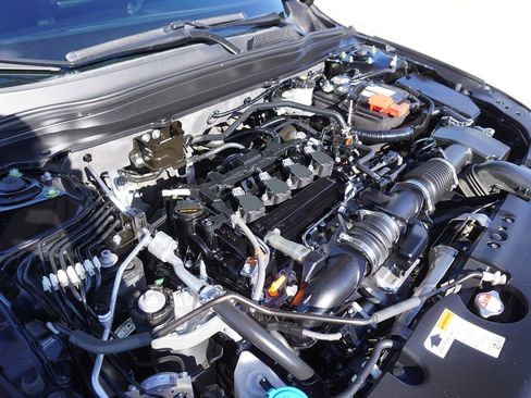 Used 2021 Honda Accord Sport image 4