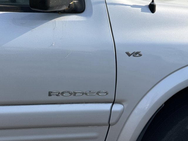 Used 2001 Isuzu Rodeo S RWD image 5