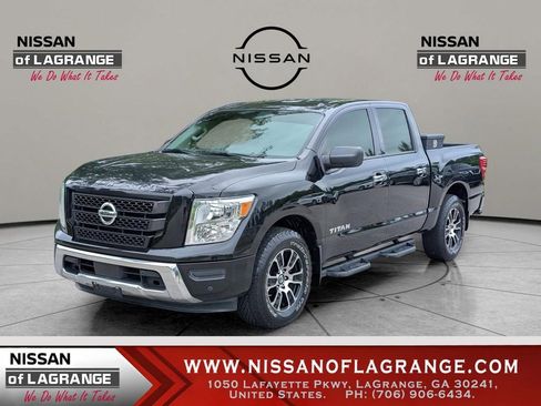 Used 2021 Nissan Titan SV w/ SV Convenience Package RWD image 1