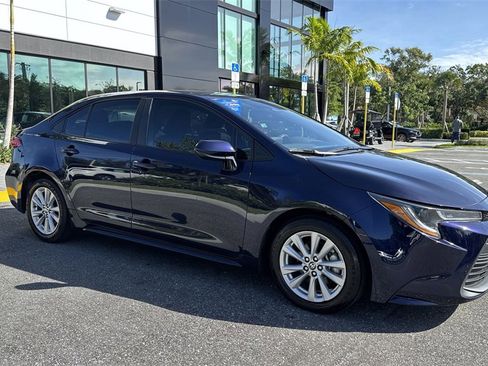 Used 2023 Toyota Corolla LE image 7