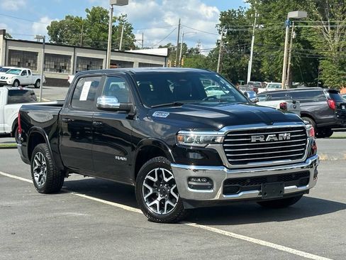 Used 2025 RAM 1500 Laramie AWD/4WD image 45