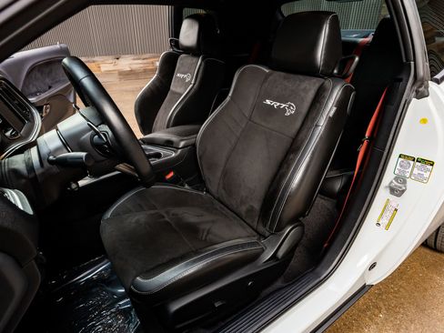 Used 2018 Dodge Challenger SRT Hellcat image 25