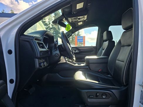 Used 2023 Chevrolet Suburban Premier AWD/4WD image 20