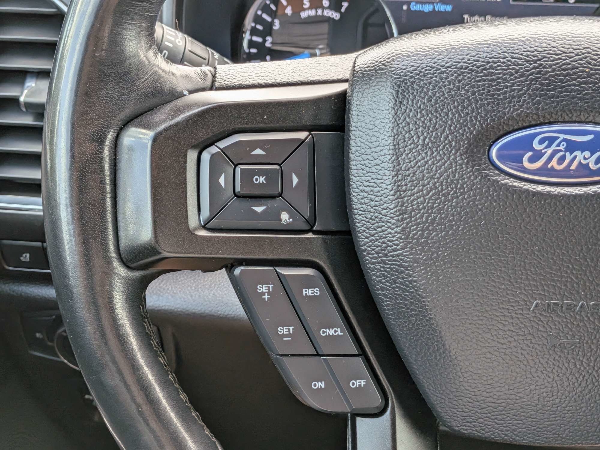 Used 2020 Ford Expedition Limited RWD image 27