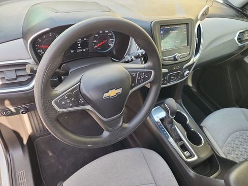 Used 2023 Chevrolet Equinox LS image 10